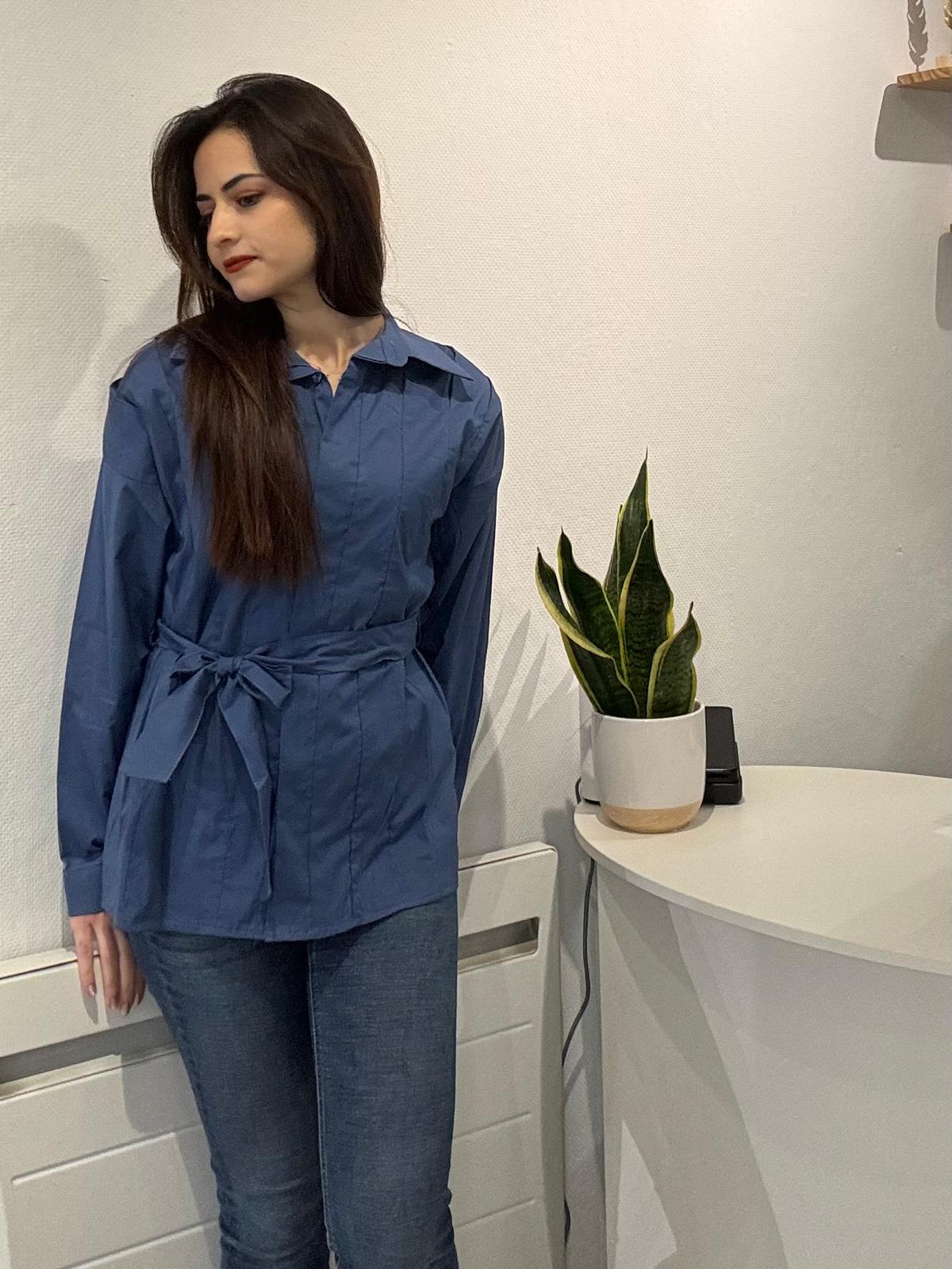 Chemise Carla Bleue avec La Ceinture